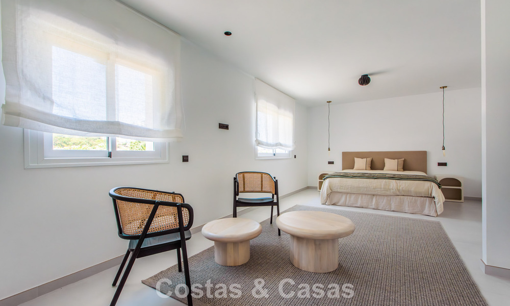 Amplia villa de estilo arquitectónico moderno y mediterráneo en venta al este del centro de Marbella 779871