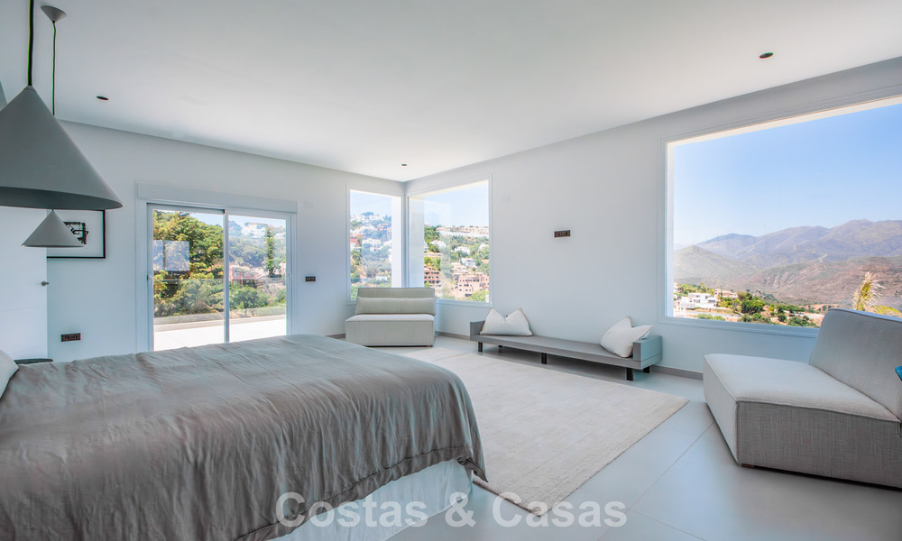 Amplia villa de estilo arquitectónico moderno y mediterráneo en venta al este del centro de Marbella 779875