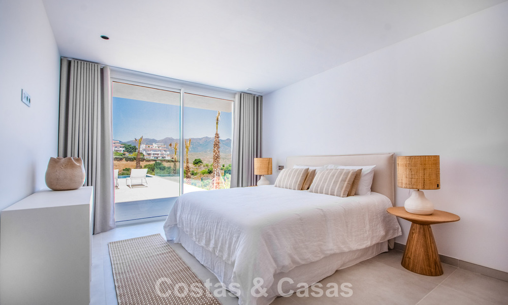 Villa de nueva construcción moderna y lista para entrar a vivir en venta al este de Marbella centro 779716