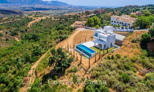 Villa de nueva construcción moderna y lista para entrar a vivir en venta al este de Marbella centro 779717