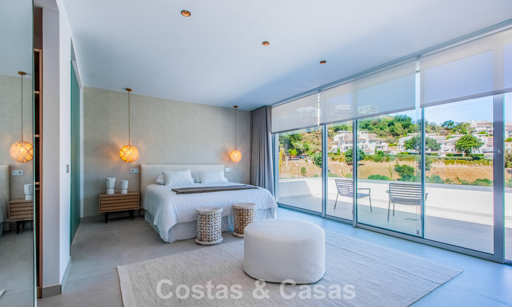 Villa de nueva construcción moderna y lista para entrar a vivir en venta al este de Marbella centro 779721