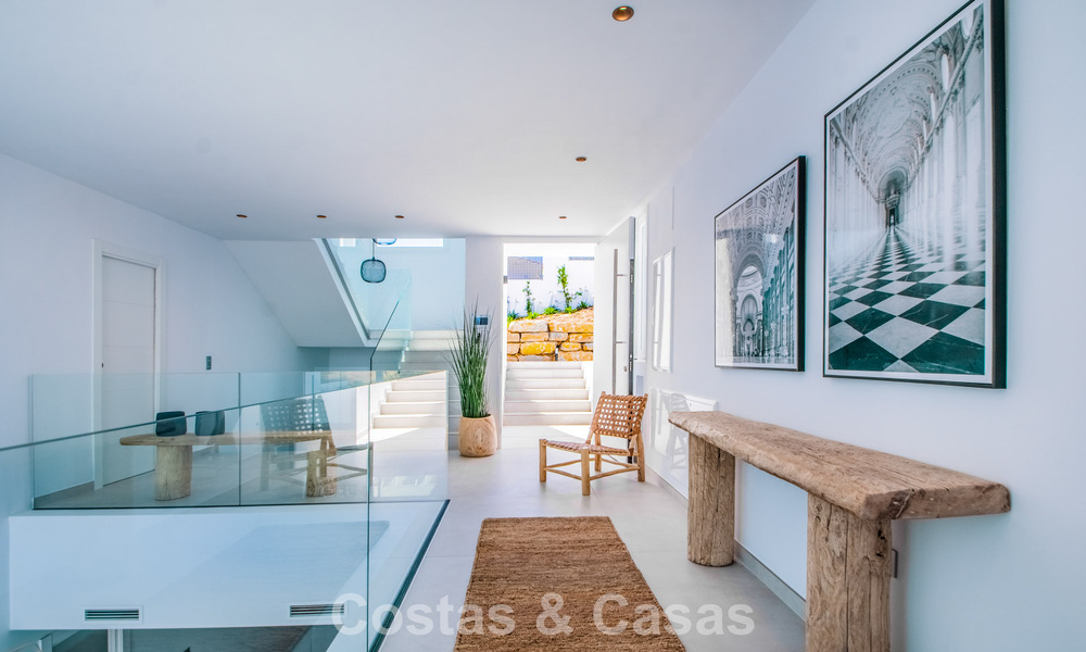 Villa de nueva construcción moderna y lista para entrar a vivir en venta al este de Marbella centro 779725