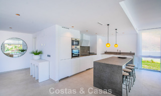 Villa de nueva construcción moderna y lista para entrar a vivir en venta al este de Marbella centro 779734 