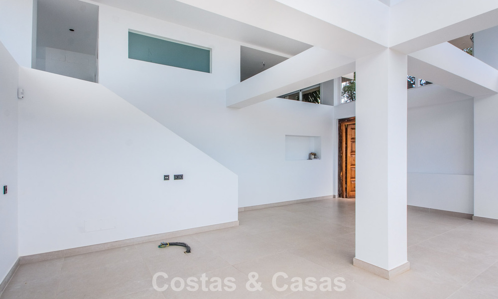 Apartamento de 3 dormitorios con impresionantes vistas en venta en las colinas al este del centro de Marbella 779742