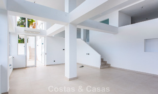 Apartamento de 3 dormitorios con impresionantes vistas en venta en las colinas al este del centro de Marbella 779743 
