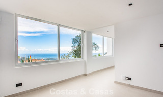 Apartamento de 3 dormitorios con impresionantes vistas en venta en las colinas al este del centro de Marbella 779744 