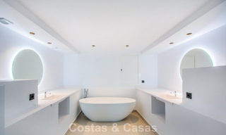 Apartamento de 3 dormitorios con impresionantes vistas en venta en las colinas al este del centro de Marbella 779750 