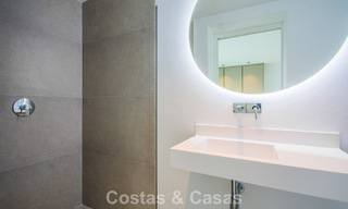 Apartamento de 3 dormitorios con impresionantes vistas en venta en las colinas al este del centro de Marbella 779752 