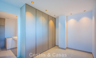 Apartamento de 3 dormitorios con impresionantes vistas en venta en las colinas al este del centro de Marbella 779758 