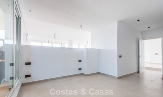 Apartamento de 3 dormitorios con impresionantes vistas en venta en las colinas al este del centro de Marbella 779760 