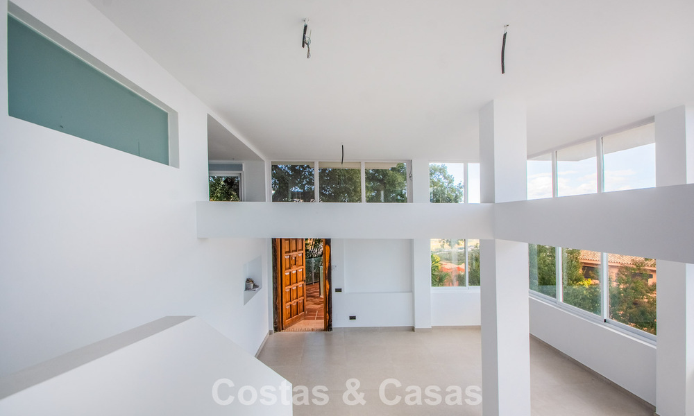 Apartamento de 3 dormitorios con impresionantes vistas en venta en las colinas al este del centro de Marbella 779761