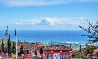 Apartamento de 3 dormitorios con impresionantes vistas en venta en las colinas al este del centro de Marbella 779762 