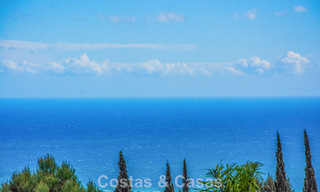 Apartamento de 3 dormitorios con impresionantes vistas en venta en las colinas al este del centro de Marbella 779765 