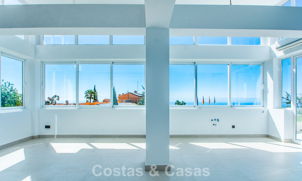 Apartamento de 3 dormitorios con impresionantes vistas en venta en las colinas al este del centro de Marbella 779769