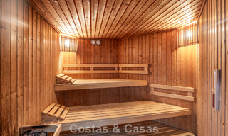 Apartamento contemporáneo con vistas panorámicas al golf y al mar en venta en Marbella - Benahavis 779773 