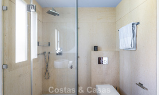 Apartamento contemporáneo con vistas panorámicas al golf y al mar en venta en Marbella - Benahavis 779791 