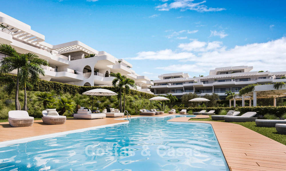 Apartamentos de obra nueva en venta, a poca distancia de la playa en la Nueva Milla de Oro entre Marbella y Estepona 779806