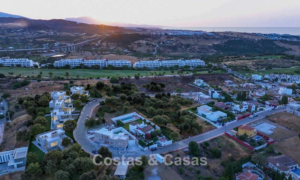 Exclusiva villa de lujo en venta en zona de golf cerca del centro de Estepona 779828