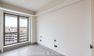 Exclusivo y moderno apartamento con vistas panorámicas al mar en venta, situado directamente en el paseo marítimo del centro de Málaga 779886 