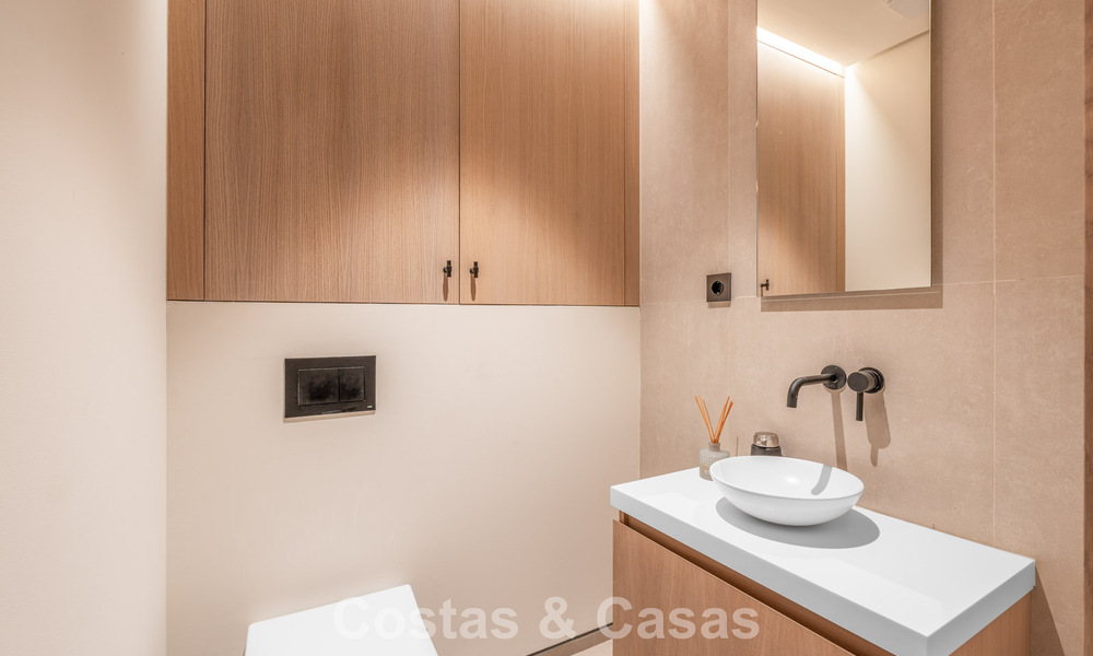Exclusivo y moderno apartamento con vistas panorámicas al mar en venta, situado directamente en el paseo marítimo del centro de Málaga 779890
