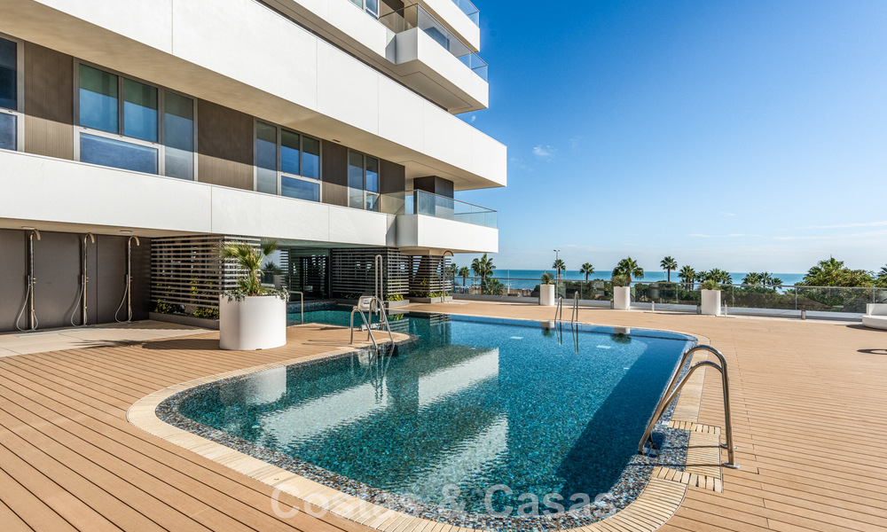 Exclusivo y moderno apartamento con vistas panorámicas al mar en venta, situado directamente en el paseo marítimo del centro de Málaga 779905