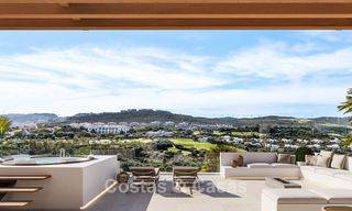 Nuevo proyecto. 17 sofisticadas villas de lujo con vistas al golf y al mar en venta en Casares, Costa del Sol 780151 