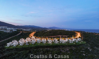Nuevo proyecto. 17 sofisticadas villas de lujo con vistas al golf y al mar en venta en Casares, Costa del Sol 780157 