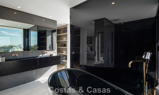 Villa de diseño vanguardista con vistas panorámicas al mar en venta en una comunidad cerrada en Benahavis - Marbella 779981 