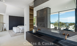 Villa de diseño vanguardista con vistas panorámicas al mar en venta en una comunidad cerrada en Benahavis - Marbella 779983 