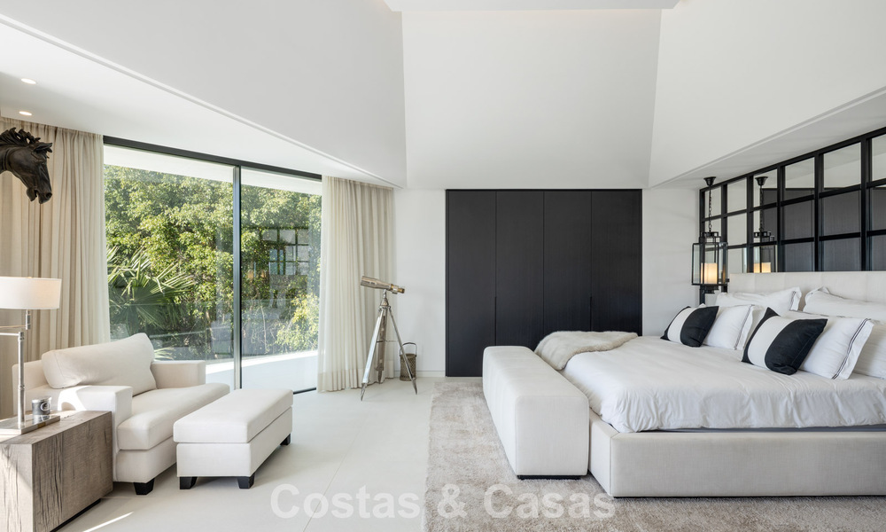 Villa de diseño vanguardista con vistas panorámicas al mar en venta en una comunidad cerrada en Benahavis - Marbella 779985