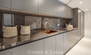 Villa de diseño vanguardista con vistas panorámicas al mar en venta en una comunidad cerrada en Benahavis - Marbella 779992 