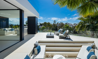Villa de diseño vanguardista con vistas panorámicas al mar en venta en una comunidad cerrada en Benahavis - Marbella 779994 