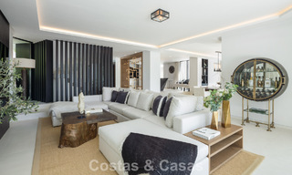 Villa de diseño vanguardista con vistas panorámicas al mar en venta en una comunidad cerrada en Benahavis - Marbella 779998 