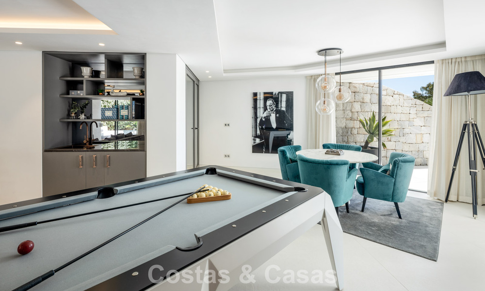 Villa de diseño vanguardista con vistas panorámicas al mar en venta en una comunidad cerrada en Benahavis - Marbella 780003