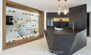 Villa de diseño vanguardista con vistas panorámicas al mar en venta en una comunidad cerrada en Benahavis - Marbella 780005 