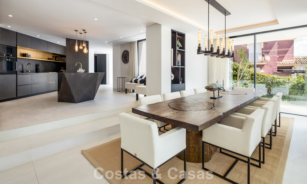 Villa de diseño vanguardista con vistas panorámicas al mar en venta en una comunidad cerrada en Benahavis - Marbella 780006