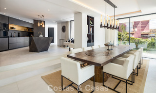 Villa de diseño vanguardista con vistas panorámicas al mar en venta en una comunidad cerrada en Benahavis - Marbella 780006 
