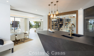 Villa de diseño vanguardista con vistas panorámicas al mar en venta en una comunidad cerrada en Benahavis - Marbella 780008 