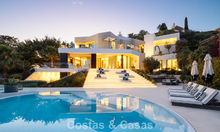 Villa de diseño vanguardista con vistas panorámicas al mar en venta en una comunidad cerrada en Benahavis - Marbella 780017 