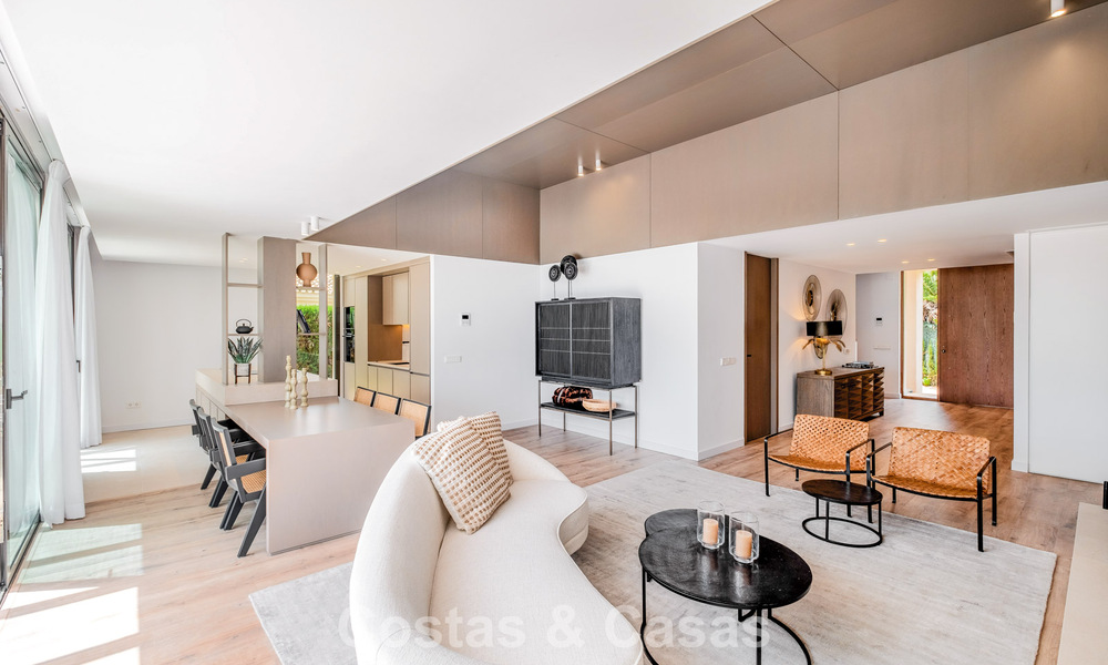 Villa de lujo lista para entrar a vivir con estilo ibicenco en venta en una urbanización muy solicitada de Benahavis - Marbella 780038