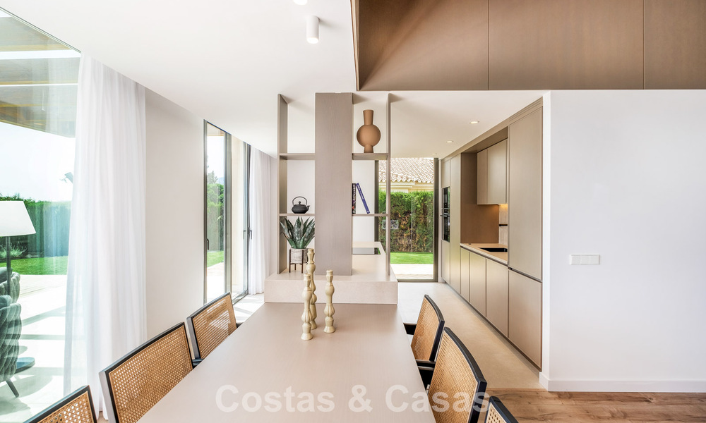 Villa de lujo lista para entrar a vivir con estilo ibicenco en venta en una urbanización muy solicitada de Benahavis - Marbella 780039
