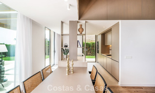Villa de lujo lista para entrar a vivir con estilo ibicenco en venta en una urbanización muy solicitada de Benahavis - Marbella 780039 