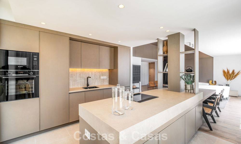 Villa de lujo lista para entrar a vivir con estilo ibicenco en venta en una urbanización muy solicitada de Benahavis - Marbella 780040
