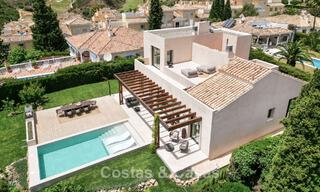 Villa de lujo lista para entrar a vivir con estilo ibicenco en venta en una urbanización muy solicitada de Benahavis - Marbella 780050 