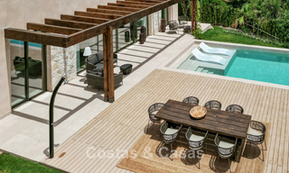 Villa de lujo lista para entrar a vivir con estilo ibicenco en venta en una urbanización muy solicitada de Benahavis - Marbella 780058 