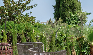 Villa de lujo lista para entrar a vivir con estilo ibicenco en venta en una urbanización muy solicitada de Benahavis - Marbella 780064 