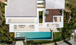 Villa de lujo de alta gama con vistas panorámicas en venta en un resort de golf en la Milla de Oro en Benahavis - Marbella 780116 