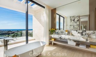 Villa de lujo de alta gama con vistas panorámicas en venta en un resort de golf en la Milla de Oro en Benahavis - Marbella 780123 
