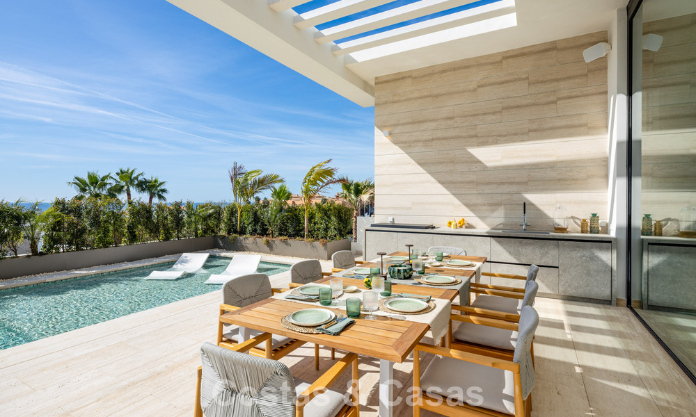 Villa de lujo de alta gama con vistas panorámicas en venta en un resort de golf en la Milla de Oro en Benahavis - Marbella 780125