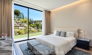 Villa de lujo de alta gama con vistas panorámicas en venta en un resort de golf en la Milla de Oro en Benahavis - Marbella 780137 